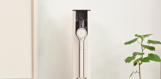 LG CordZero A9 Kompressor™ with Steam Power Mop is stored in the All-in-One Tower