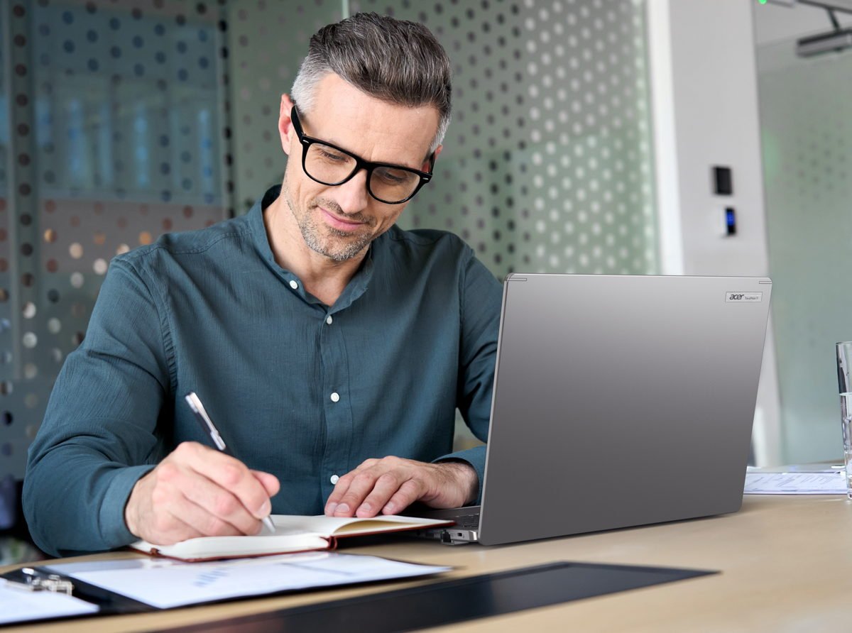 Acer TravelMate P4 14 AI